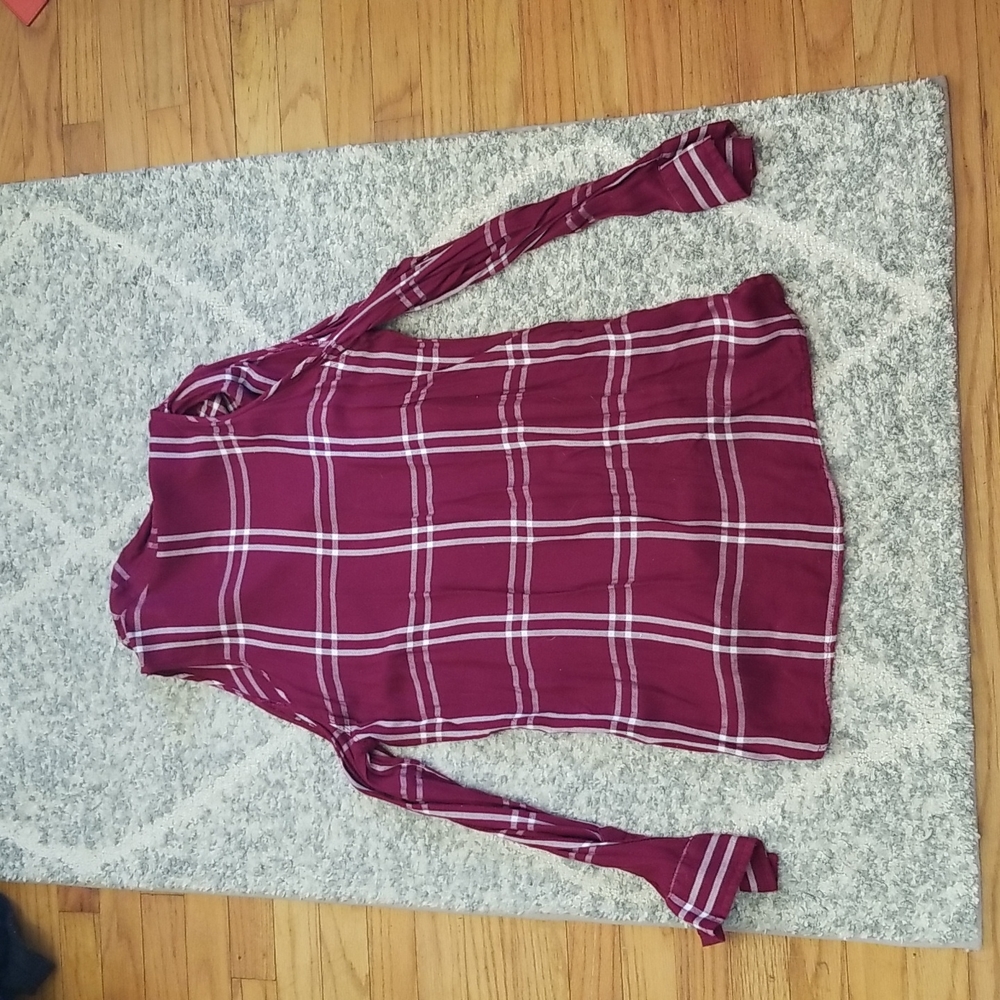 Express Cold Shoulder Shirt - Picture 5 of 11